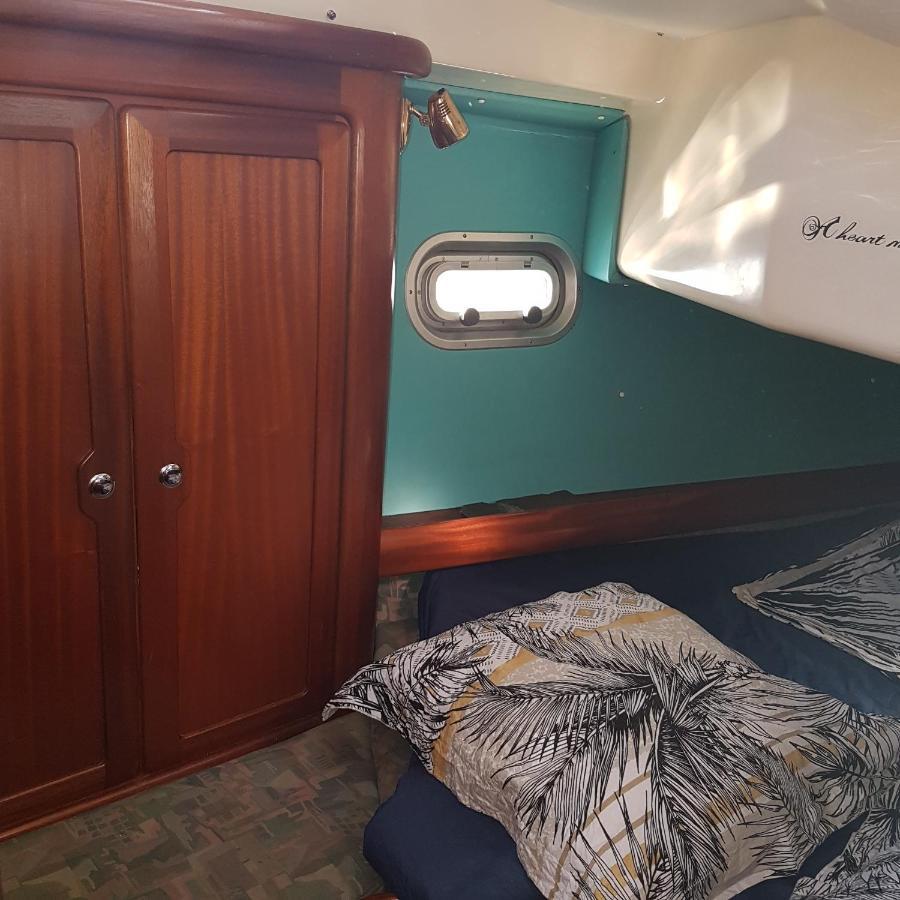 2 Nuits Insolites & 1 Excursion Voile A Bord Du Voilier Mori Ora Moorea Buitenkant foto