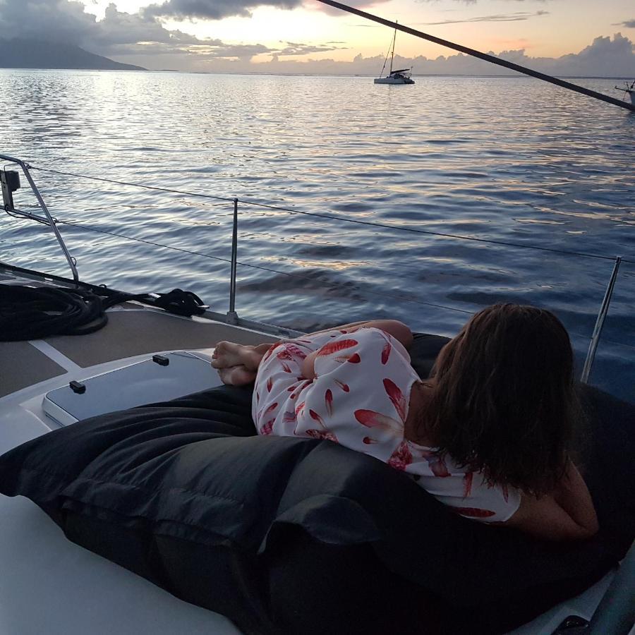 2 Nuits Insolites & 1 Excursion Voile A Bord Du Voilier Mori Ora Moorea Buitenkant foto