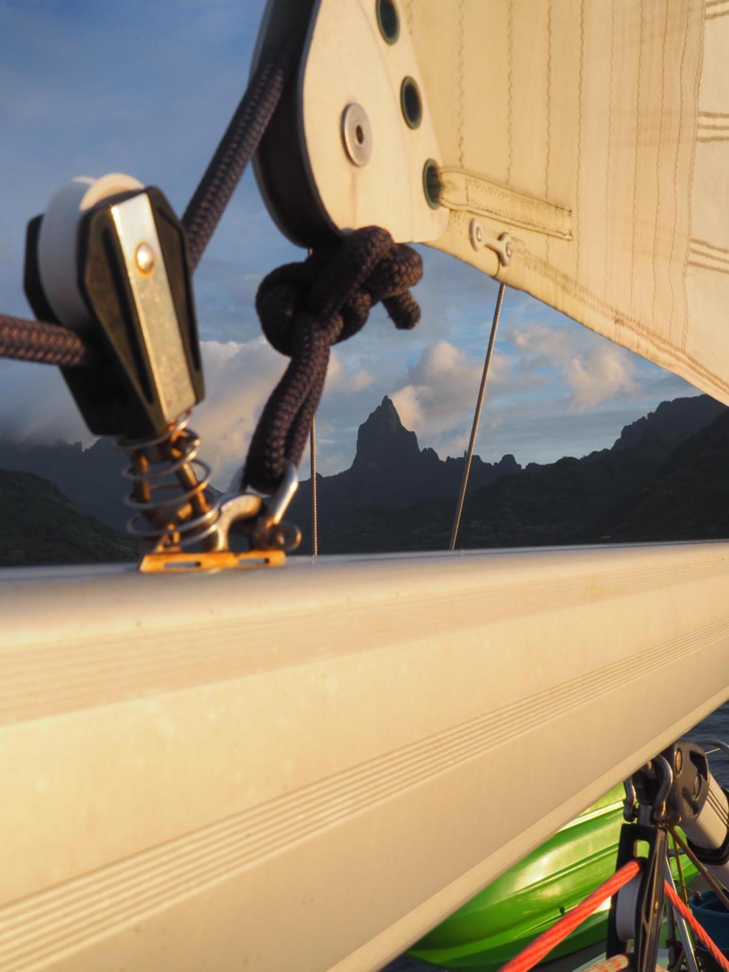 2 Nuits Insolites & 1 Excursion Voile A Bord Du Voilier Mori Ora Moorea Buitenkant foto